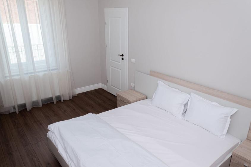 Apartament cu 3 camere, mobilat în Sinaia