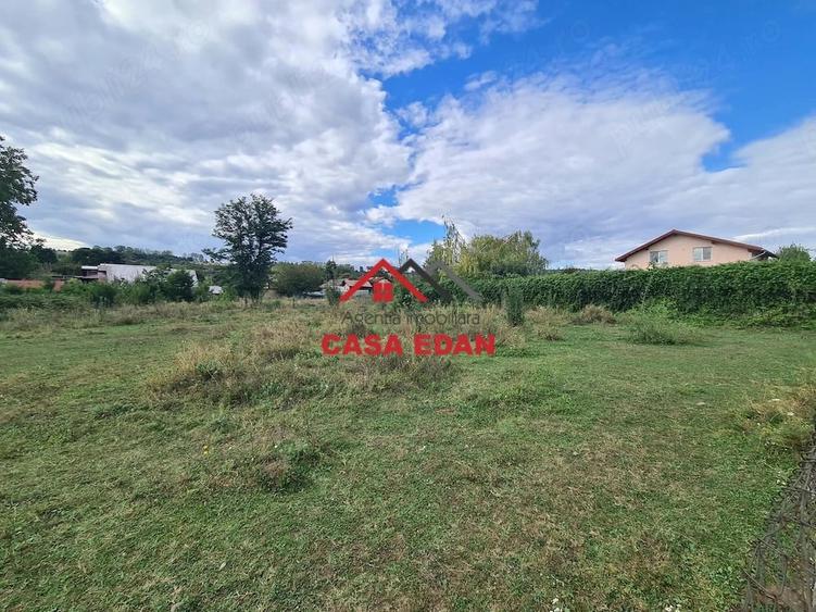 Teren de 3750 mp, în Central