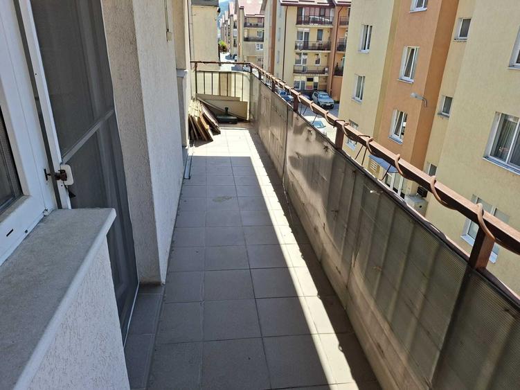 Apartament cu 3 camere decomandat în Florești