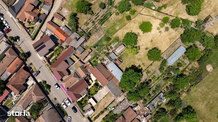 Casă cu 4 camere cu Teren 2730 Mp în Sânmartin