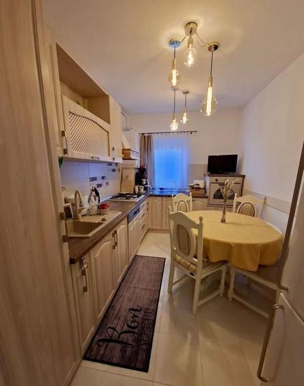 Apartament cu 2 camere decomandat, mobilat în Dârste