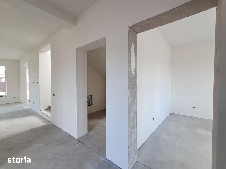 Casă cu 5 camere cu Teren 601 Mp în Apahida