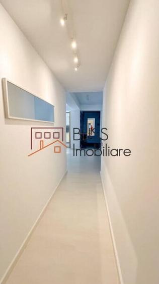 Apartament cu 3 camere semidecomandat în Sisești