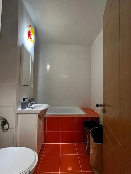 Apartament cu 3 camere decomandat în Micro 15