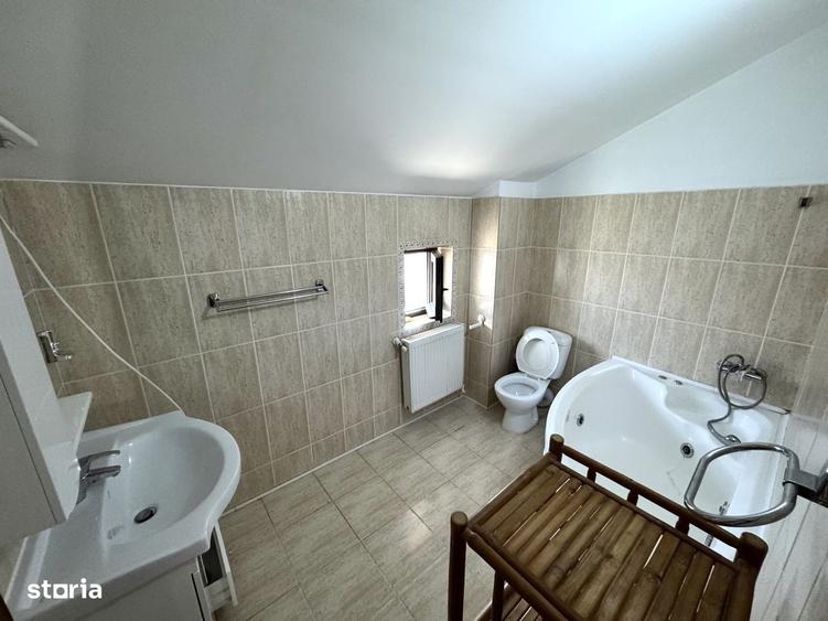 Casă cu 4 camere în Valea Lupului