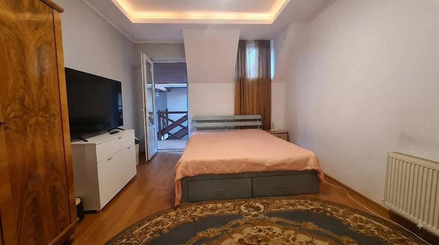 Casă cu Teren 100 Mp în Schei
