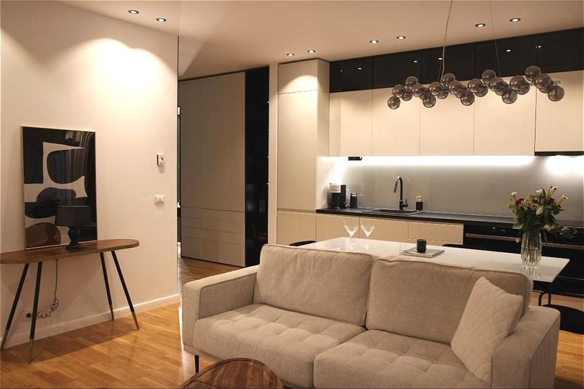 Apartament cu 3 camere decomandat, mobilat în Domenii