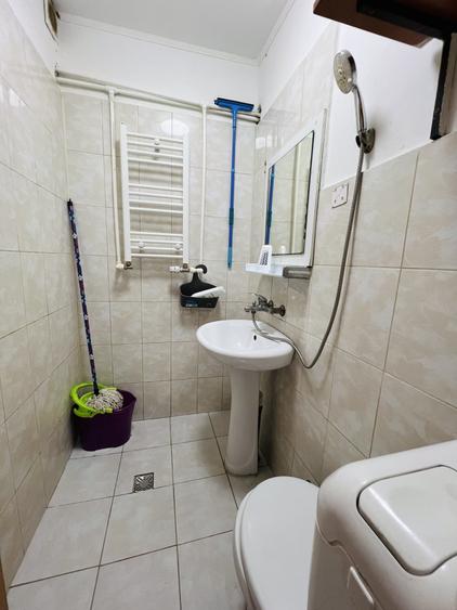 Garsonieră decomandată, mobilată în UMT
