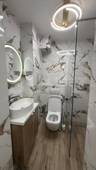 Apartament cu 4 camere decomandat, mobilat în Central