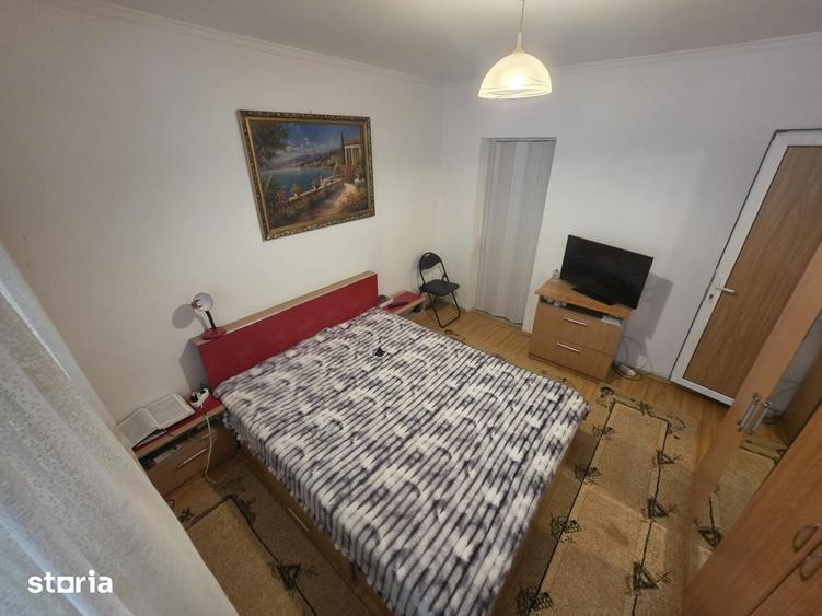 Apartament cu 3 camere decomandat în Prundu