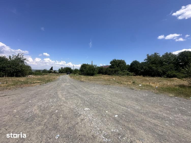 Teren de 2000 mp, în Central