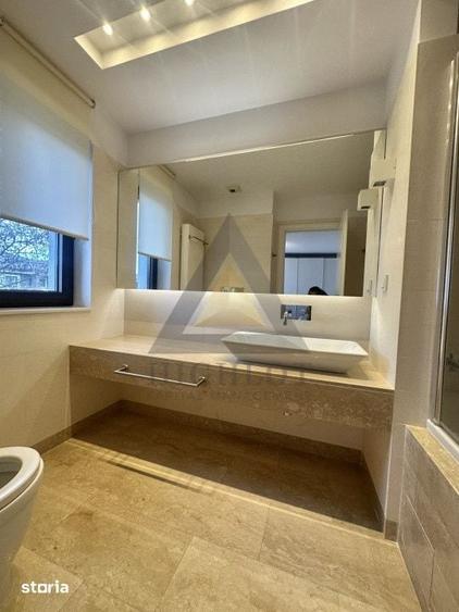 Casă cu 5 camere cu Teren 323 Mp în Central