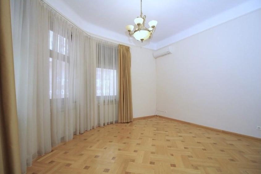 Apartament cu 5 camere în Dorobanți