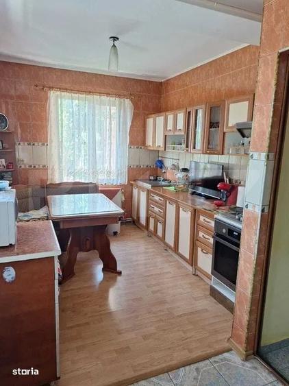 Casă cu 4 camere în Costi