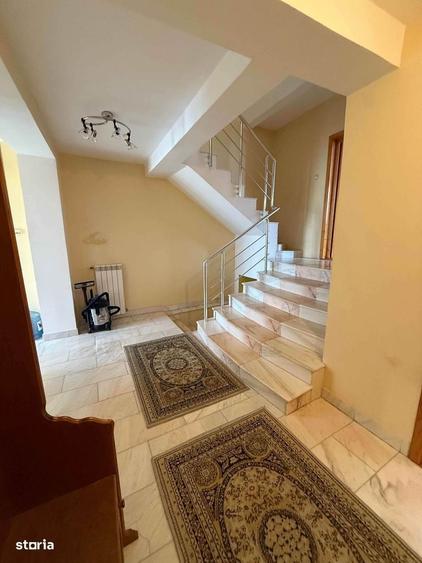 Casă cu 4 camere cu Teren 280 Mp în Central