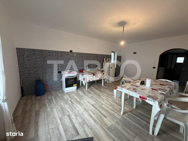 Casă cu 4 camere în Șercaia