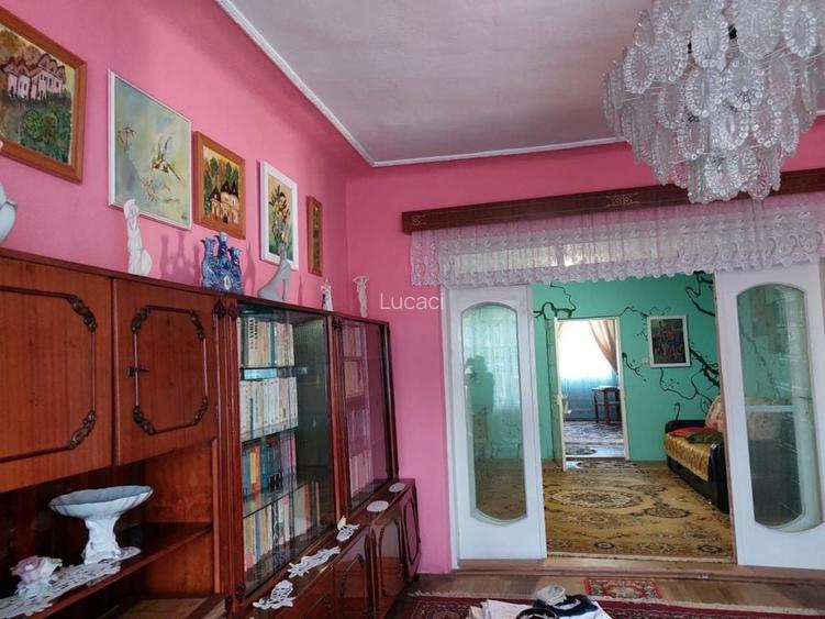 Vand casa locuibila cu teren 1490 mp