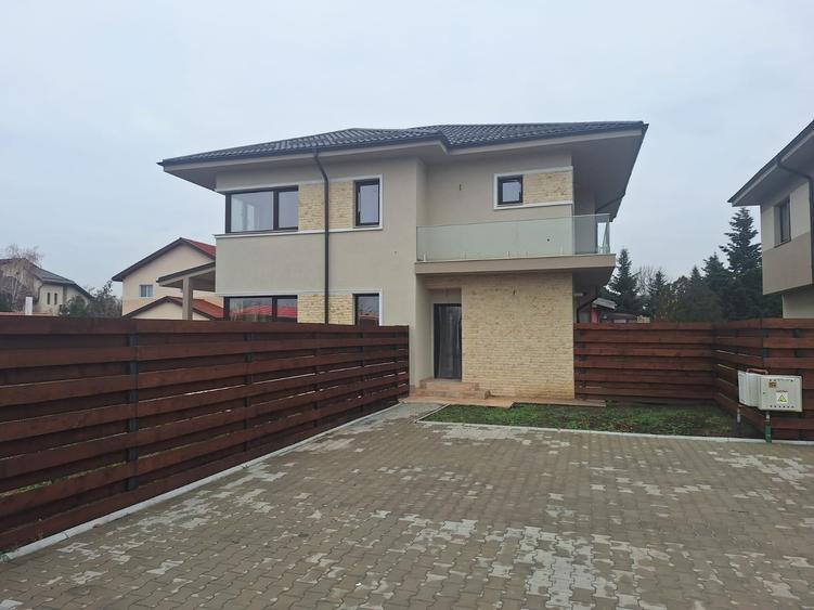 Casă individuală cu 5 camere cu Canalizare în Corbeanca