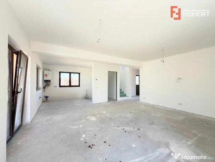 Casă cu 5 camere cu Teren 583 Mp în Săcălaz