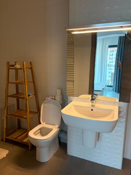 Apartament cu 4 camere decomandat în Politehnica