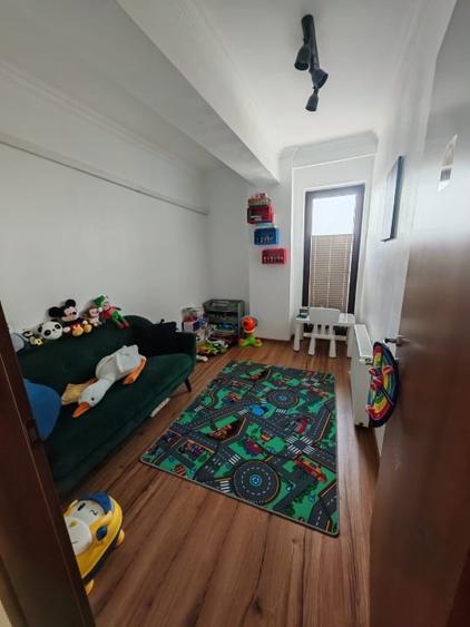 Apartament cu 3 camere decomandat, mobilat în Km 4-5