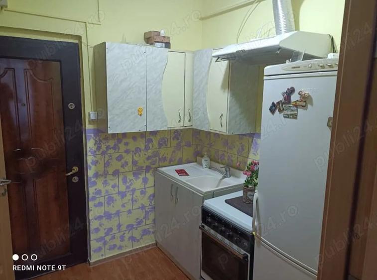 Garsonieră decomandată în Central