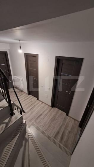 Duplex cu 5 camere cu Canalizare în Sânnicoară