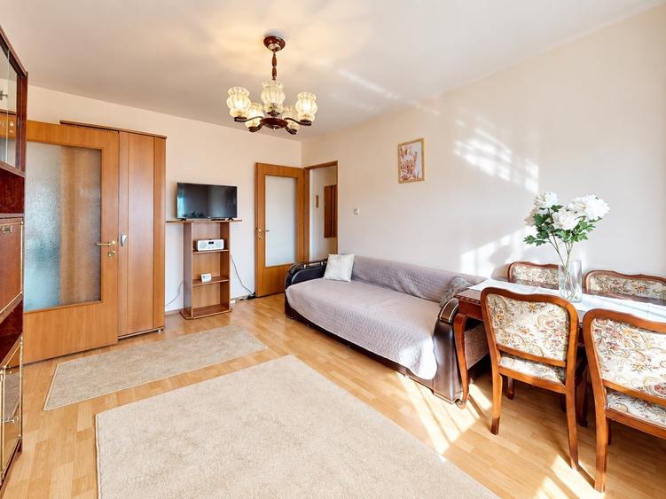 Apartament cu 2 camere semidecomandat, mobilat în Girocului