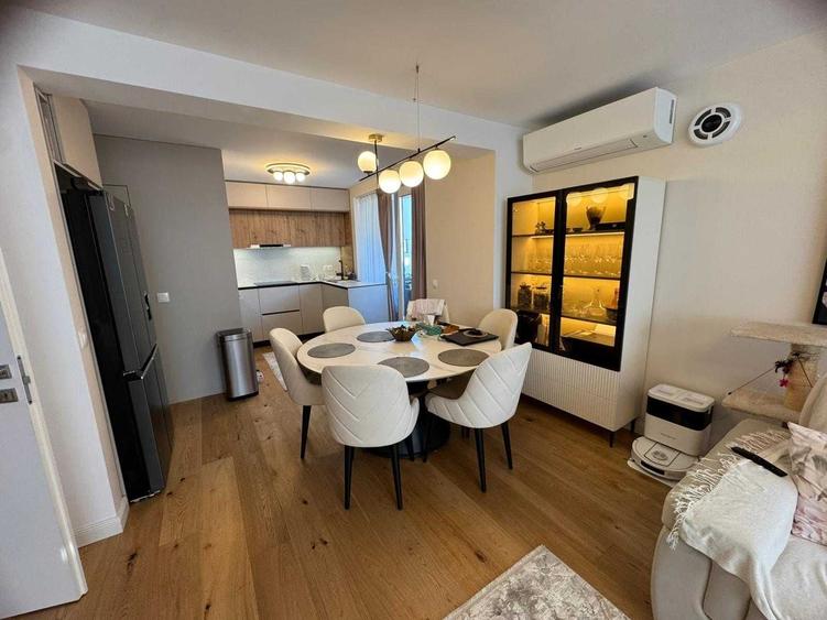 Apartament cu 3 camere decomandat în Central