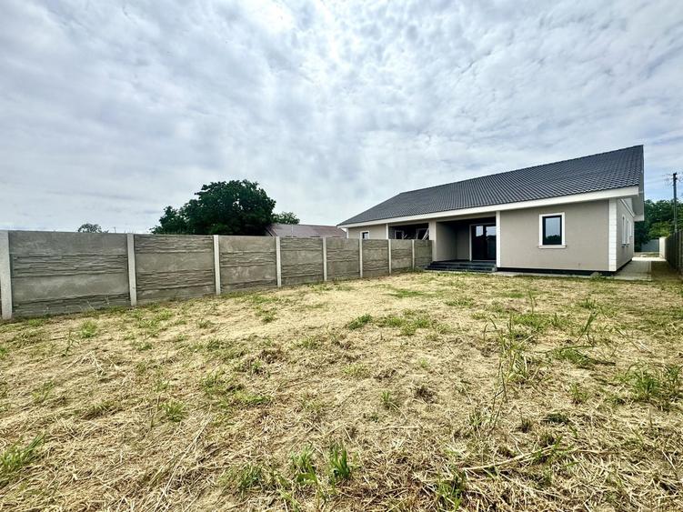 Duplex cu 3 camere cu Canalizare în Beregsău Mare