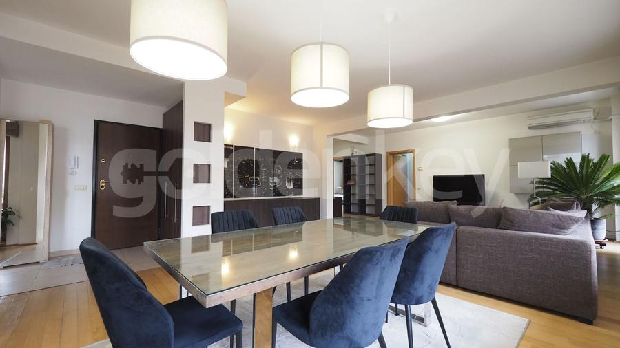 Apartament cu 4 camere decomandat, mobilat în Herăstrău