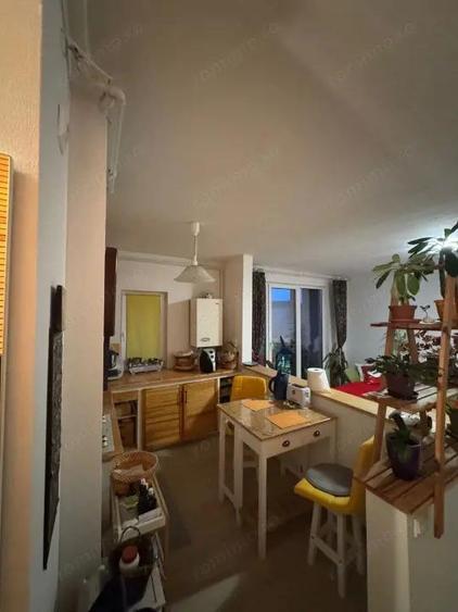 Apartament cu 3 camere semidecomandat în Progresul