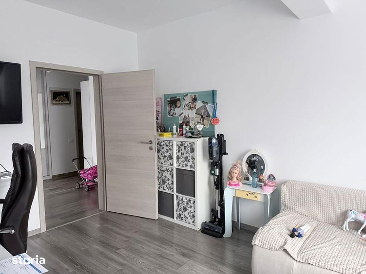 Apartament cu 3 camere decomandat, mobilat în Apărătorii Patriei