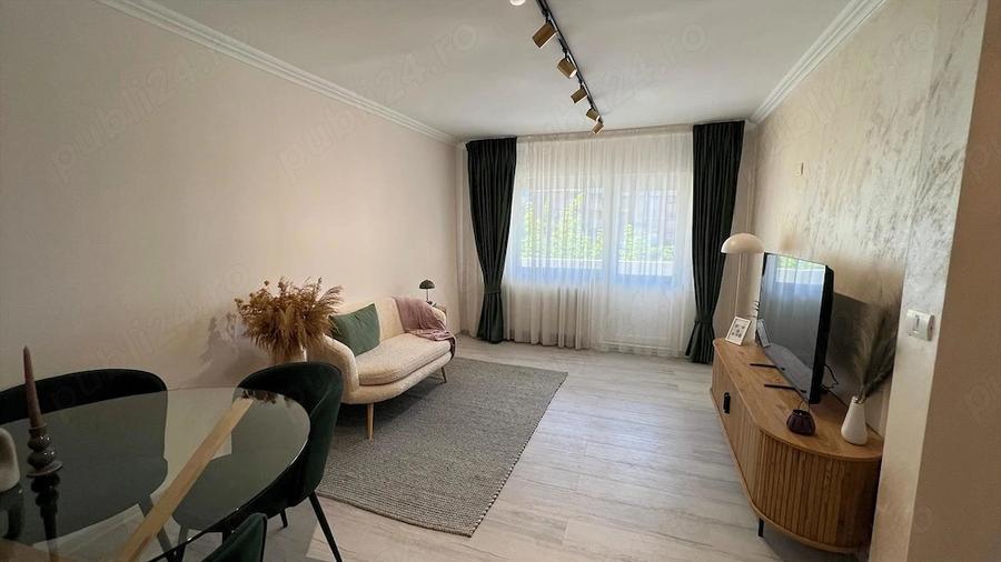 Apartament cu 3 camere decomandat în Ștefan cel Mare