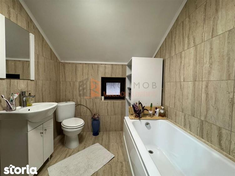 Casă cu 5 camere decomandat cu Teren 299 Mp în Central