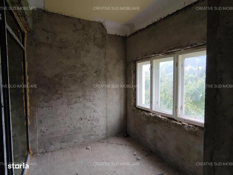 Sinaia / Peles - Vila D+P+M - 10 Camere - 260 mp utili - 700 mp teren - 10