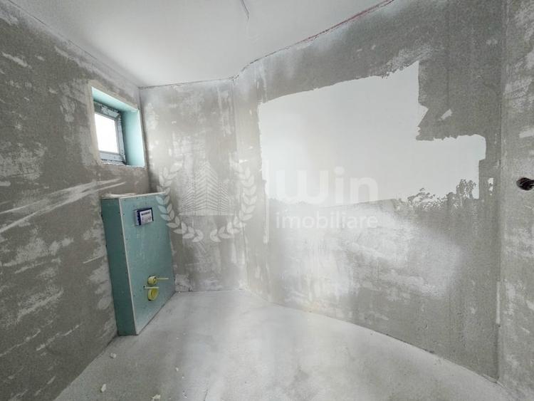 Casă individuală cu 4 camere cu Canalizare în Dâmbul Rotund