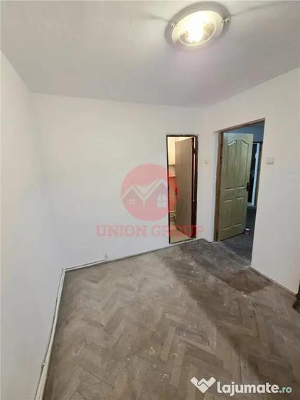 Apartament cu 2 camere semidecomandat în Brotăcei
