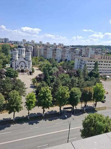 Apartament cu 2 camere decomandat în Răcăștia