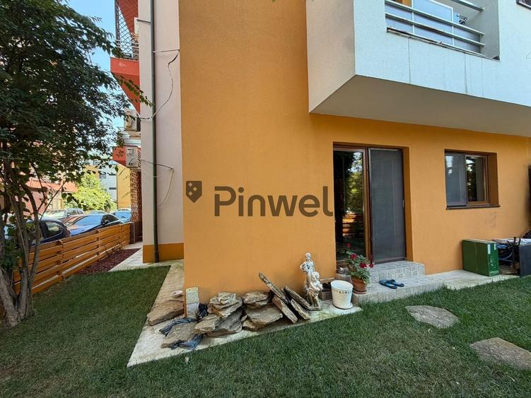 Apartament cu 3 camere semidecomandat, mobilat în Central