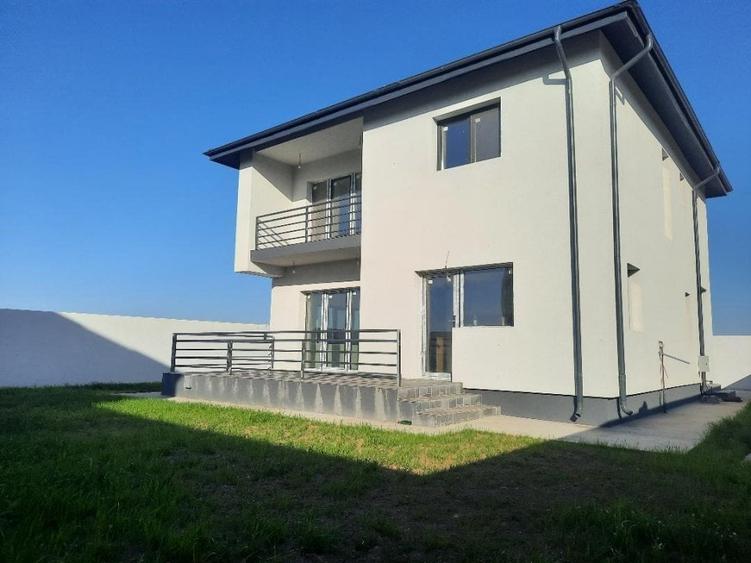 Casă individuală cu 5 camere cu Teren 376 Mp în Zurbaua