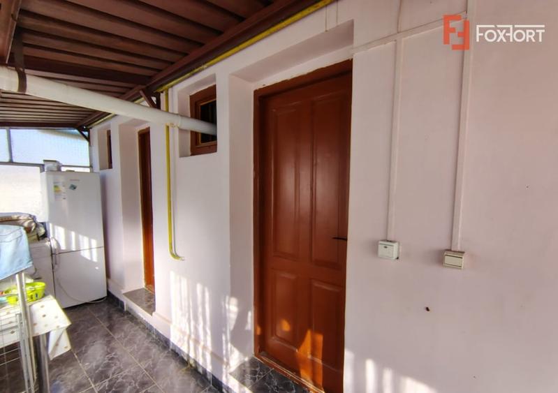 Casă individuală cu 6 camere cu Canalizare în Girocului