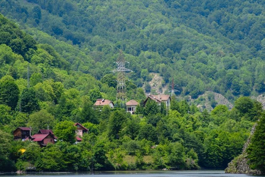 Casă individuală cu 22 camere cu Teren 5000 Mp în Malaia