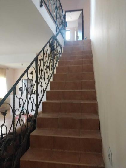 Casa (vila) de vanzare - 1
