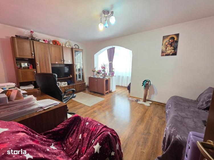Apartament cu 3 camere decomandat în Central