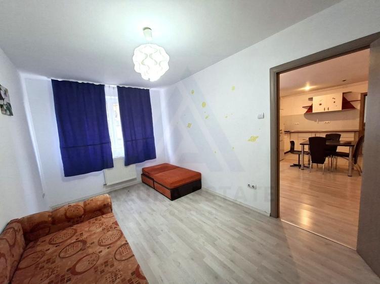Apartament cu 3 camere semidecomandat în Hipodrom 3
