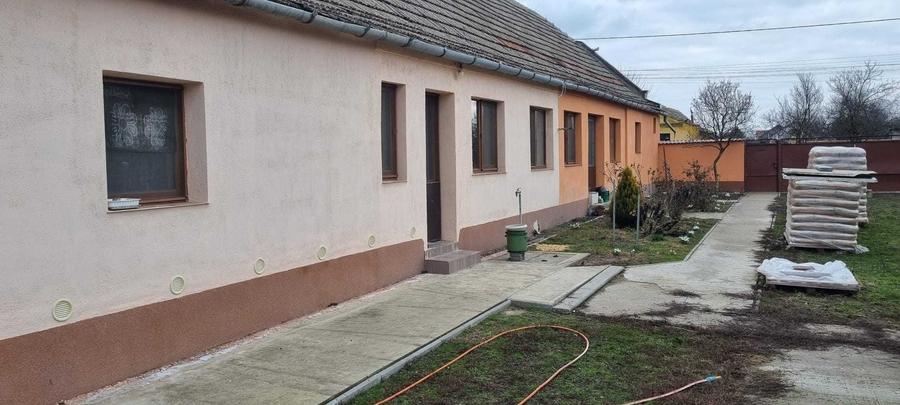 Casă cu 4 camere în Dudeștii Vechi