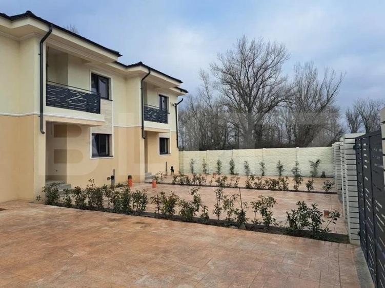 Casă cu 4 camere cu Teren 250 Mp în Leamna de Jos