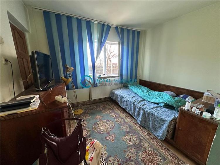Casă individuală cu 6 camere cu Garaj în Central