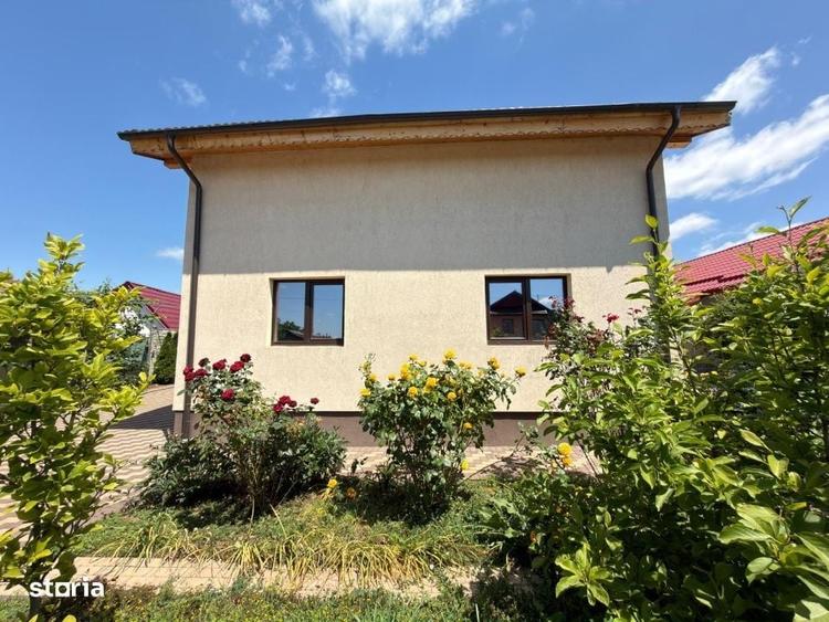 Casă cu 4 camere cu Teren 725 Mp în Ghindeni